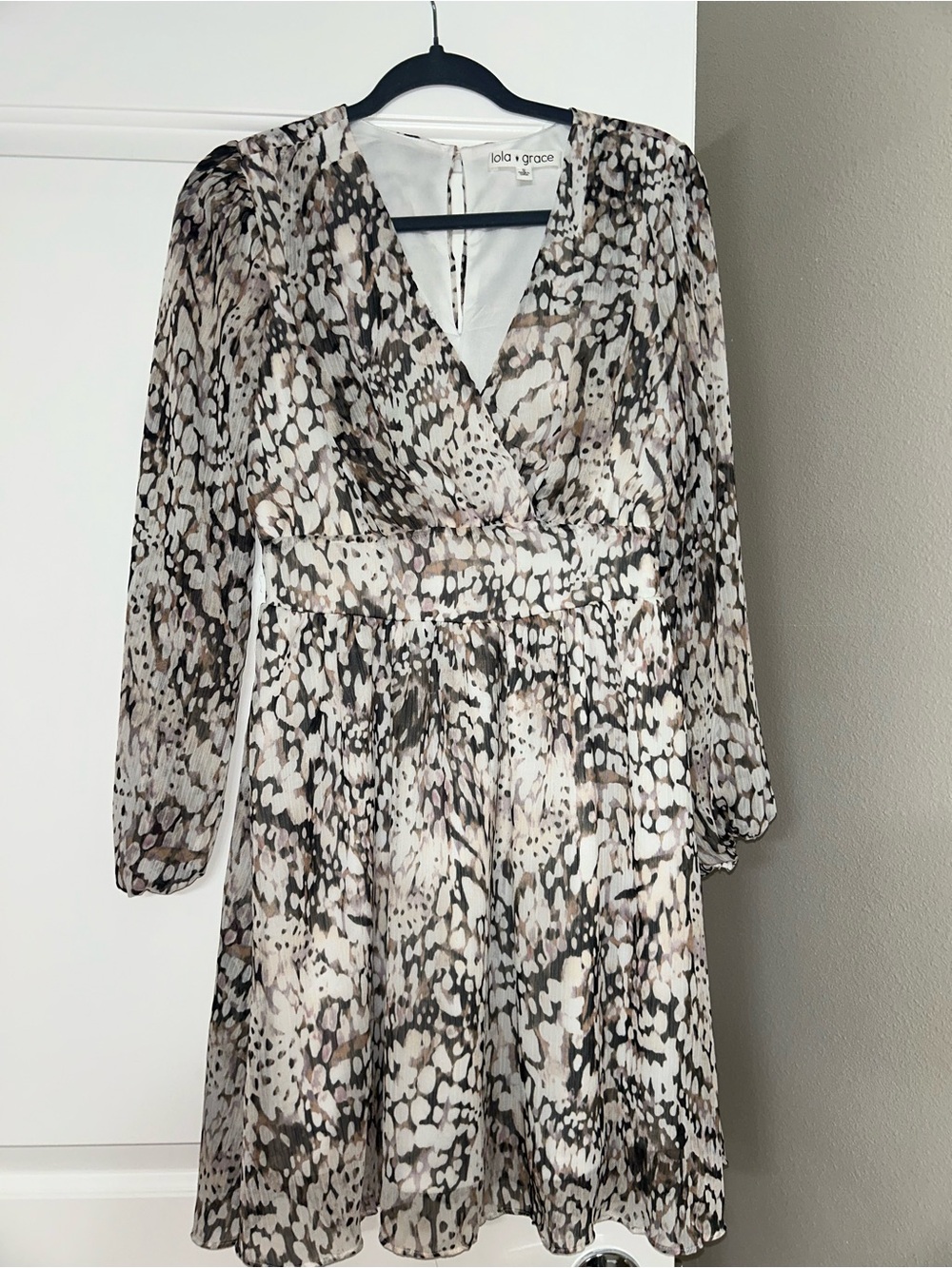 Lola + Grace Long Sleeve Printed V‑Neck Dress in Neutral Mix